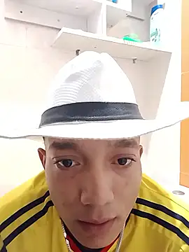Snapshot of tayson_ chatting on 05.29.26 tayson online show from 05.29.26