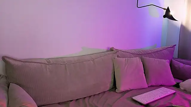 Snapshot of EmmaKeam chatting on 02.01.26 EmmaKeam online show from 02.01.26