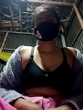 Snapshot of HenaAra chatting on 01.11.25 HenaAra online show from 01.11.25