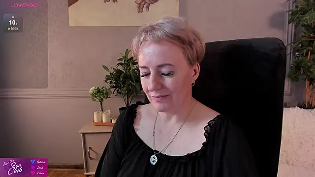 Nika Smit online show from 12.14.24