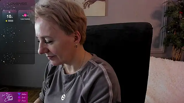 Nika Smit online show from 12.15.24