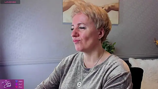 Nika Smit online show from 12.23.24