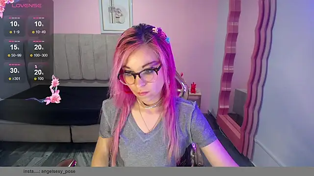 abril ch  online show from 10.25.25