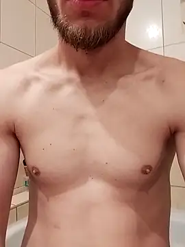 Snapshot of hoot_denis28 chatting on 03.22.25 hoot denis28 online show from 03.22.25