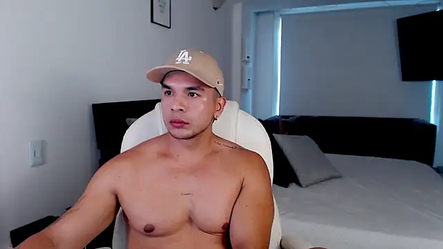 estebandelouis online show from 01.28.25