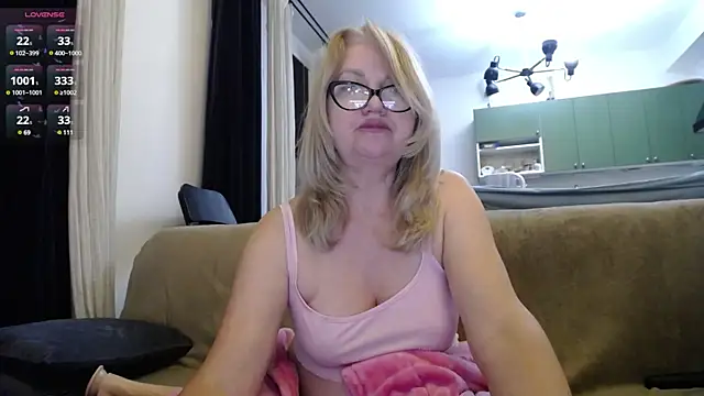 Blond Woman online show from 02.08.25