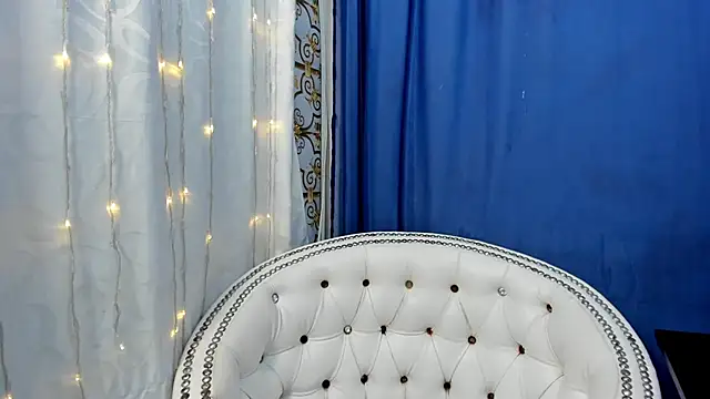 Snapshot of Analia18_ chatting on 02.13.25 Analia18 online show from 02.13.25