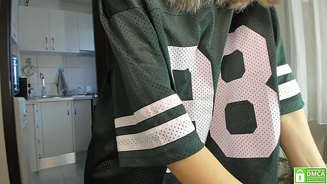 Anahi1993 online show from 04.08.26