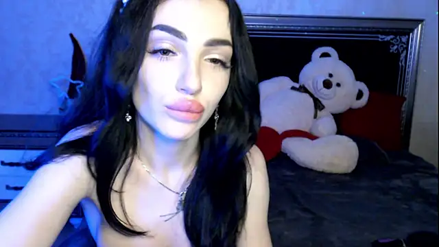 NancyLovee  online show from 12.27.24