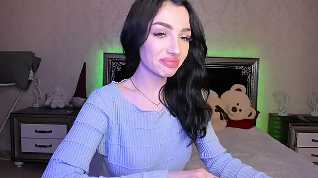 NancyLovee  online show from 03.21.25