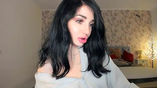 NancyLovee  online show from 12.13.25