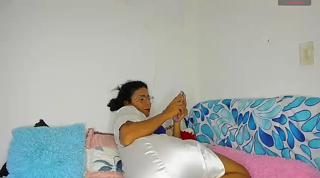 Snapshot of Nenita_Hot_ chatting on 03.14.25 Nenita Hot  online show from 03.14.25