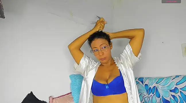 Snapshot of Nenita_Hot_ chatting on 03.14.25 Nenita Hot  online show from 03.14.25