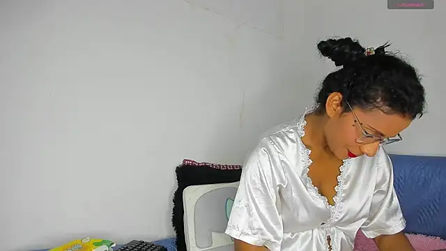 Snapshot of Nenita_Hot_ chatting on 03.20.25 Nenita Hot  online show from 03.20.25