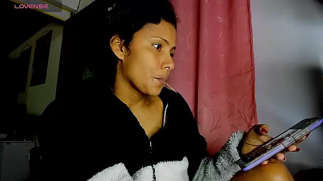 Snapshot of Nenita_Hot_ chatting on 09.17.25 Nenita Hot  online show from 09.17.25