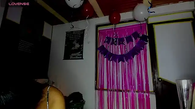 Snapshot of Nenita_Hot_ chatting on 09.25.25 Nenita Hot  online show from 09.25.25