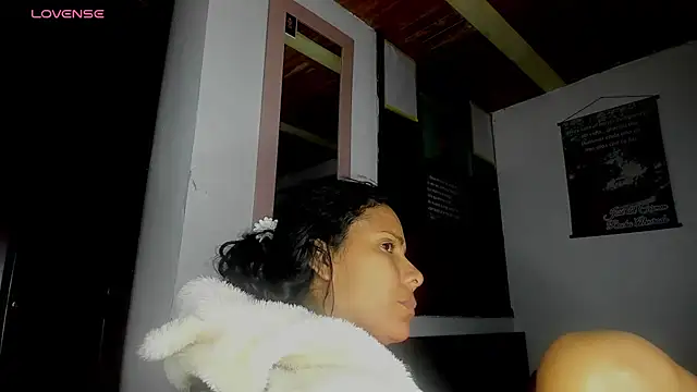 Snapshot of Nenita_Hot_ chatting on 09.30.25 Nenita Hot  online show from 09.30.25