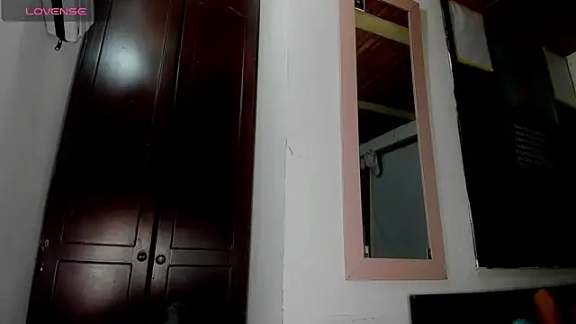 Snapshot of Nenita_Hot_ chatting on 10.07.25 Nenita Hot  online show from 10.07.25