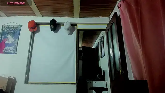 Snapshot of Nenita_Hot_ chatting on 10.09.25 Nenita Hot  online show from 10.09.25