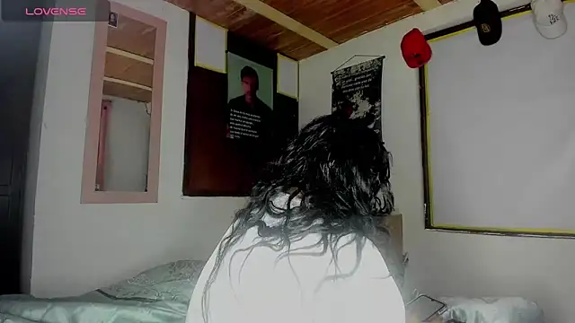 Snapshot of Nenita_Hot_ chatting on 10.10.25 Nenita Hot  online show from 10.10.25