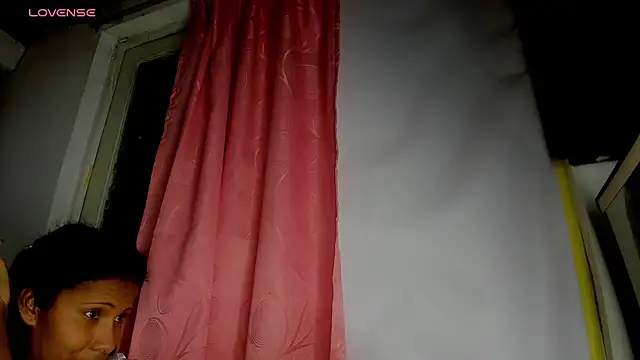 Snapshot of Nenita_Hot_ chatting on 10.11.25 Nenita Hot  online show from 10.11.25