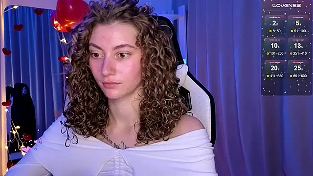 lady curls online show from 02.17.25