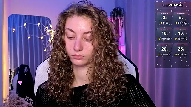 lady curls online show from 03.14.25