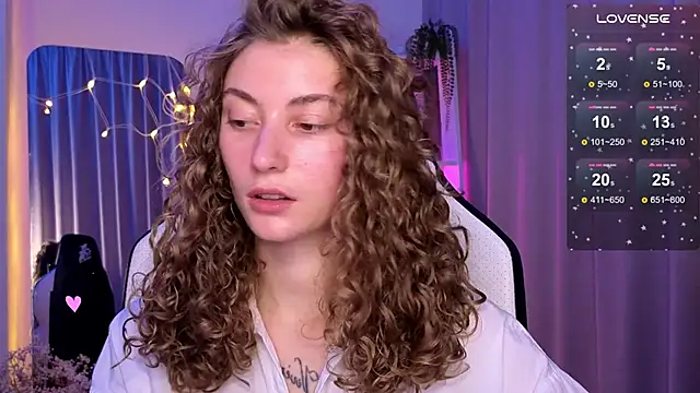 lady curls online show from 03.15.25