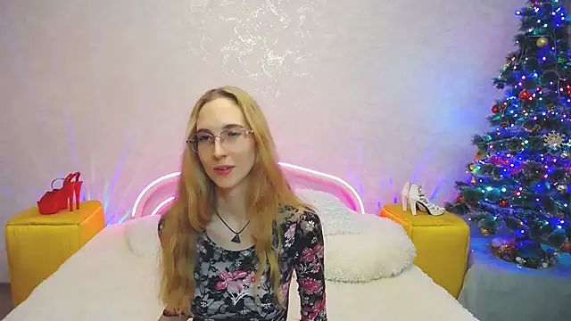 KlaryBrait online show from 12.18.24