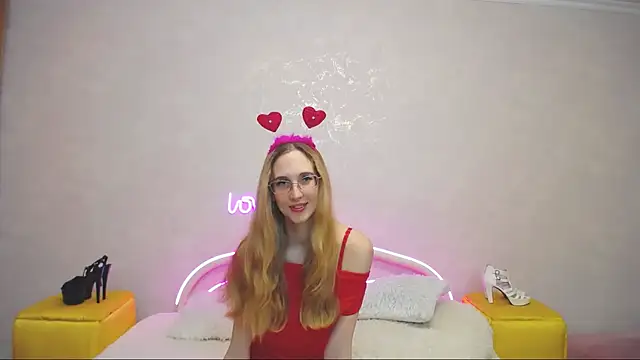 KlaryBrait online show from 02.14.25