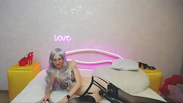 KlaryBrait online show from 02.26.25