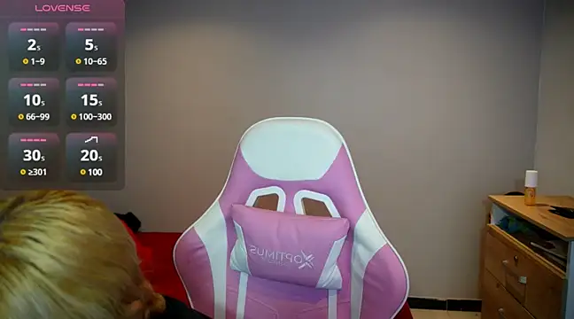 HiScarlett online show from 02.21.25