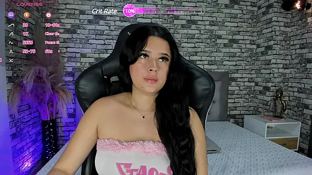 Snapshot of ariadna_milano chatting on 02.11.25 ariadna milano online show from 02.11.25