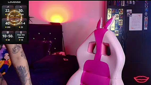 Pauilina online show from 10.15.25