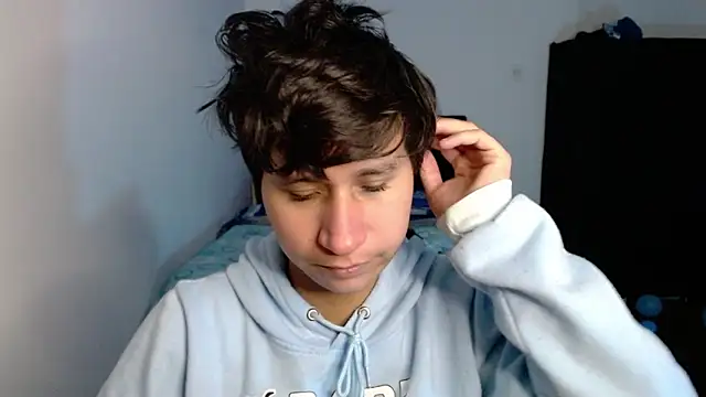 Snapshot of Im_Milan_Rs chatting on 06.05.26 Im Milan Rs online show from 06.05.26