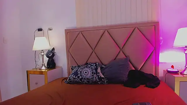 Snapshot of Dhapne_P chatting on 10.14.25 Dhapne P online show from 10.14.25