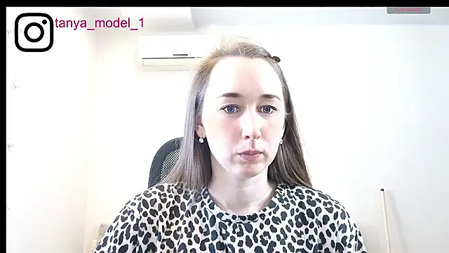 Snapshot of --Model--2 chatting on 06.09.26 --Model--2 online show from 06.09.26