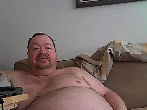 Snapshot of hitman_35 chatting on 02.21.26 hitman 35 online show from 02.21.26