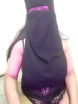 Snapshot of nadya-74 chatting on 09.17.25 nadya-74 online show from 09.17.25