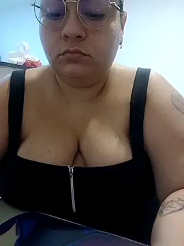 Snapshot of carola_hotwife chatting on 05.11.26 carola hotwife online show from 05.11.26