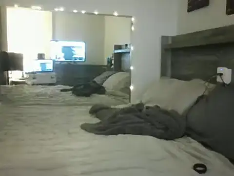 Snapshot of Edward_LongCock chatting on 01.19.25 Edward LongCock online show from 01.19.25