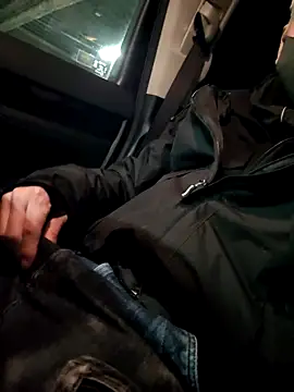 Snapshot of da--------i chatting on 01.31.25 da--------i online show from 01.31.25