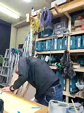 Snapshot of da--------i chatting on 02.19.25 da--------i online show from 02.19.25