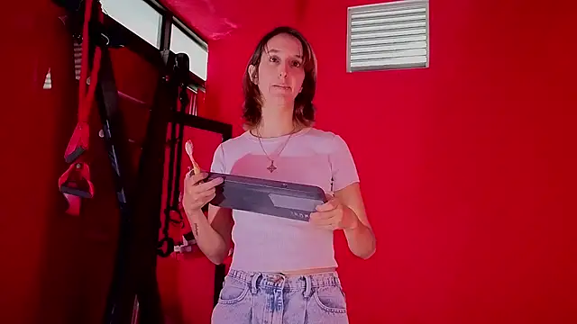 Snapshot of Ambar_Roux_ chatting on 04.27.26 Ambar Roux online show from 04.27.26