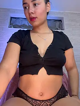 Snapshot of _Luana chatting on 07.25.26 Luana online show from 07.25.26