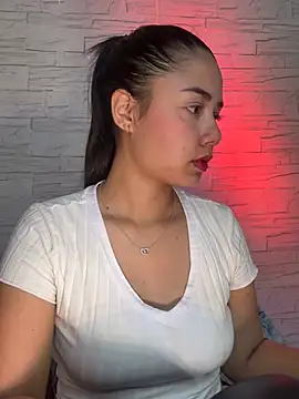 Snapshot of _Luana chatting on 07.26.26 Luana online show from 07.26.26