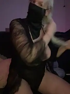 Snapshot of luisa1 chatting on 02.06.25 luisa1 online show from 02.06.25