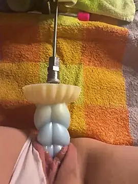 Snapshot of luisa1 chatting on 09.23.25 luisa1 online show from 09.23.25