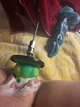 Snapshot of luisa1 chatting on 09.25.25 luisa1 online show from 09.25.25