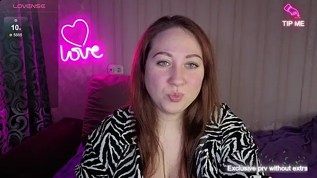 KellyCrystall online show from 11.07.25